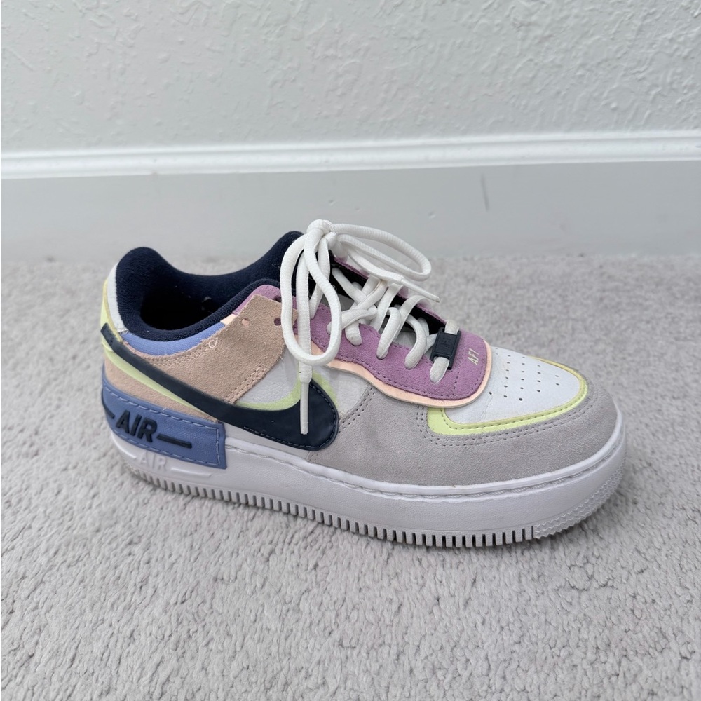 Nike Air Force 1 Low Shadow
Photon Dust Crimson Tint (Women's) - Picture 3 of 9